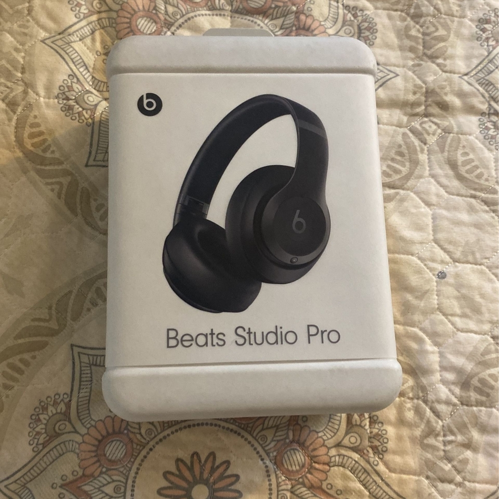 Beats Studio PRO Wireless Bluetooth ANC Over-Ear Headphones -Black MQTP3LL/A NOB